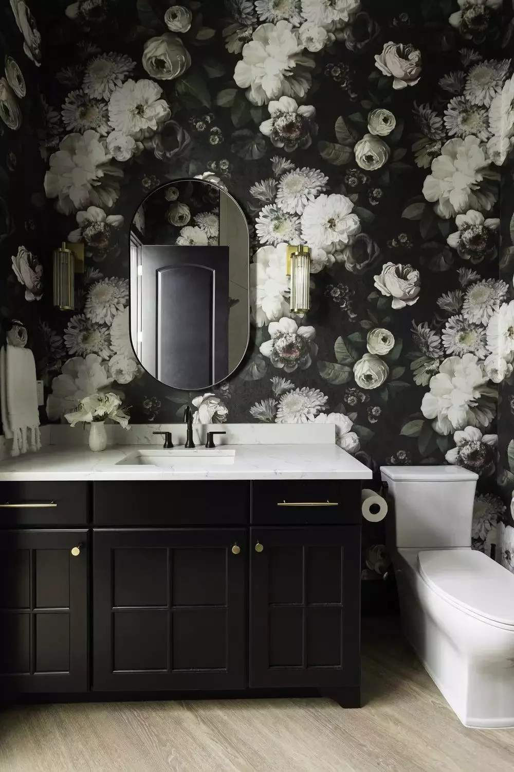 68 Stunning Bathroom Designs That Will Make You Never Want to Leave 18 Hang Bathroom Wallpaper