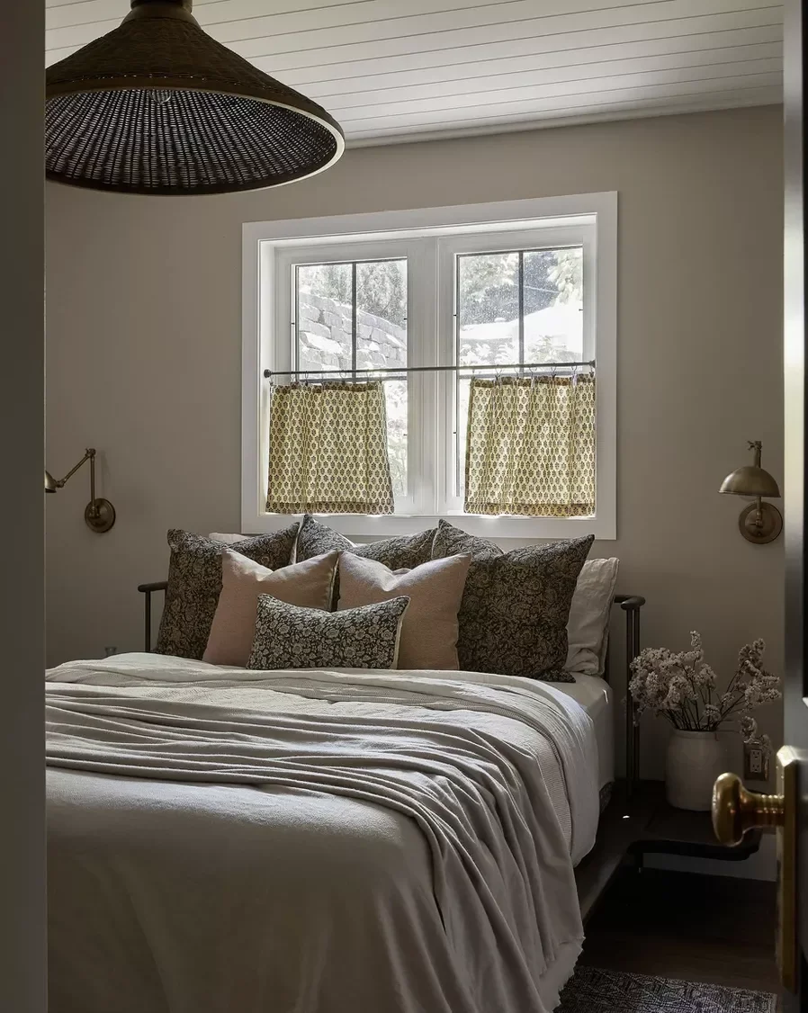 77 Bedroom Design Ideas That Perfectly Balance Personal Style and Sophistication Hang Cafe Curtains