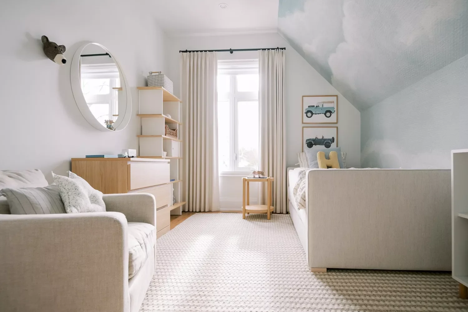 31 Creative Toddler Bedroom Ideas That Will Delight Both Kids and Parents 30 Hang Cloud Wallpaper