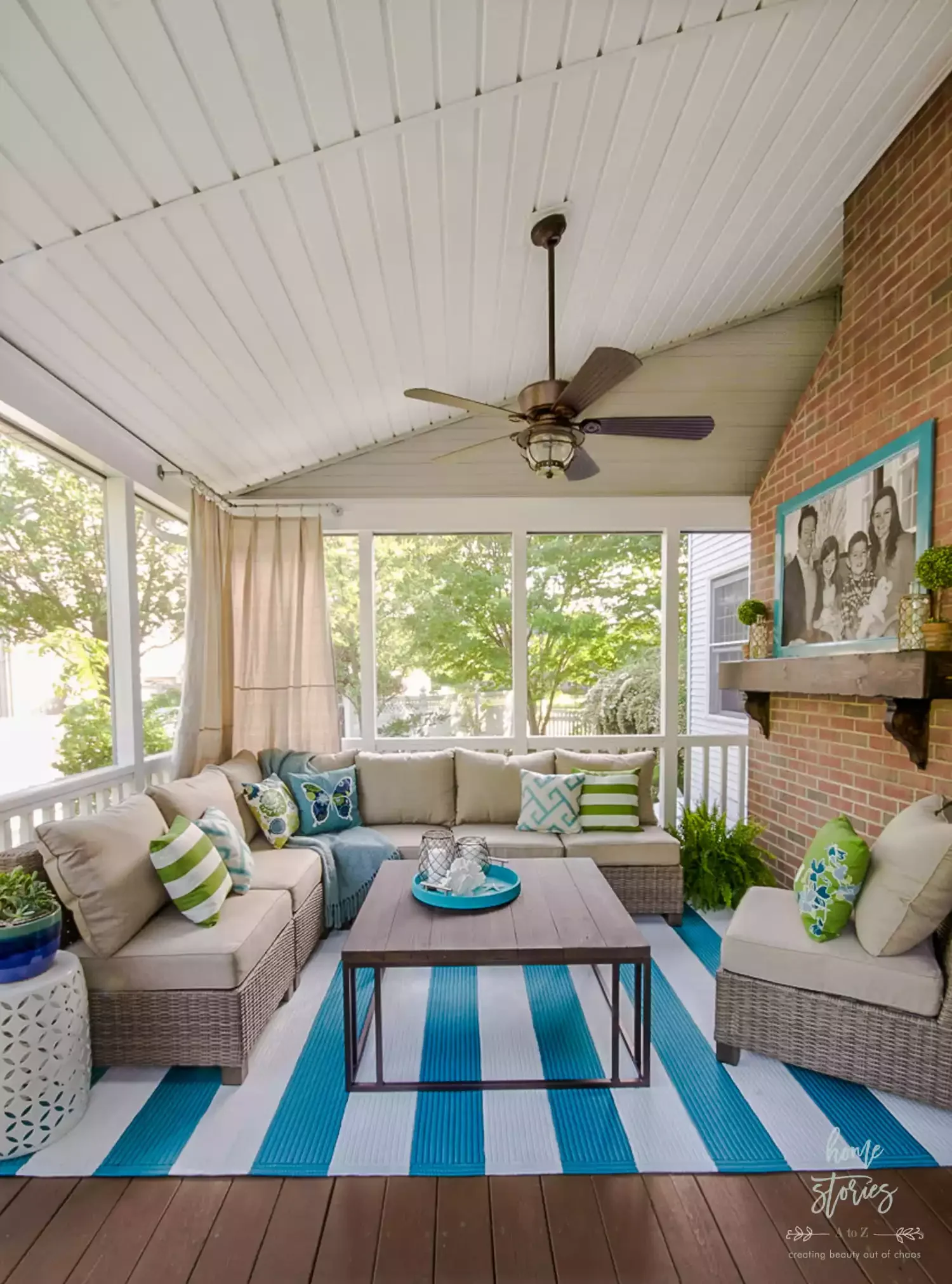 62 Stunning Screen Porch Ideas to Create the Perfect Indoor-Outdoor Retreat Hang Family Photos