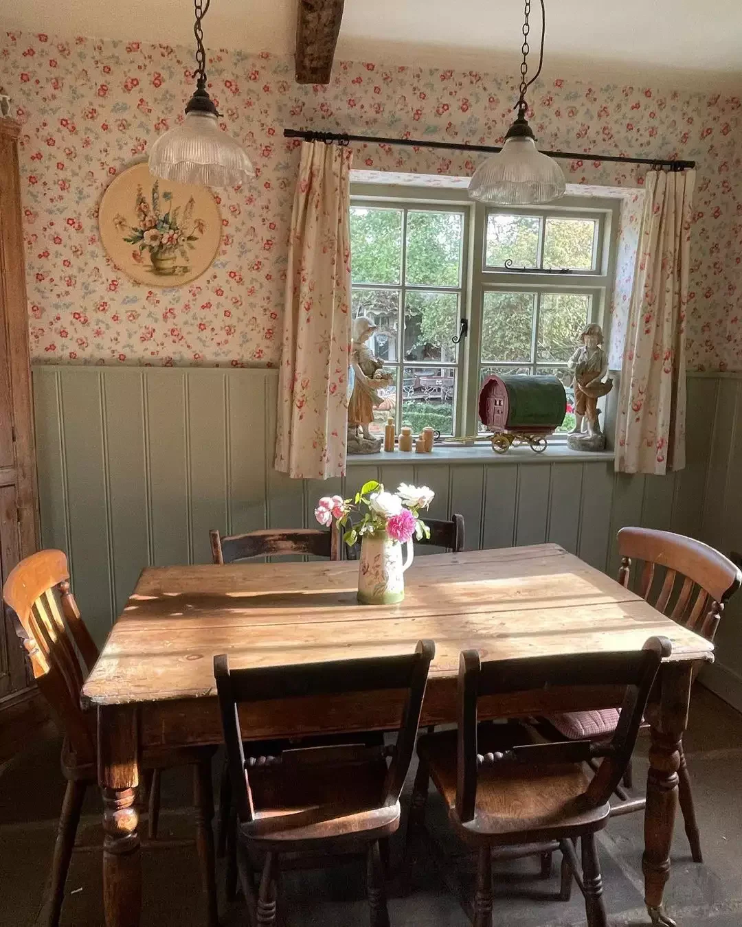 30 Charming Cottagecore Kitchen Design Ideas to Transform Your Space 3 Hang Floral Wallpaper