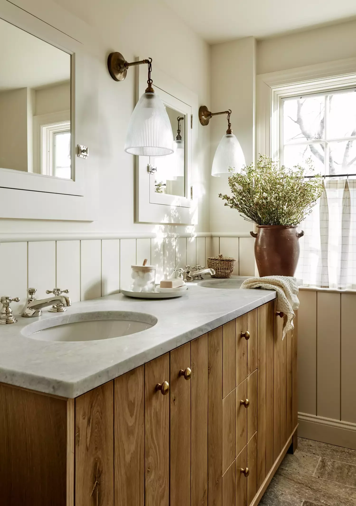 32 Stunning Modern Farmhouse Bathroom Ideas for Timeless Style 33 Hang Fluted Glass Sconces