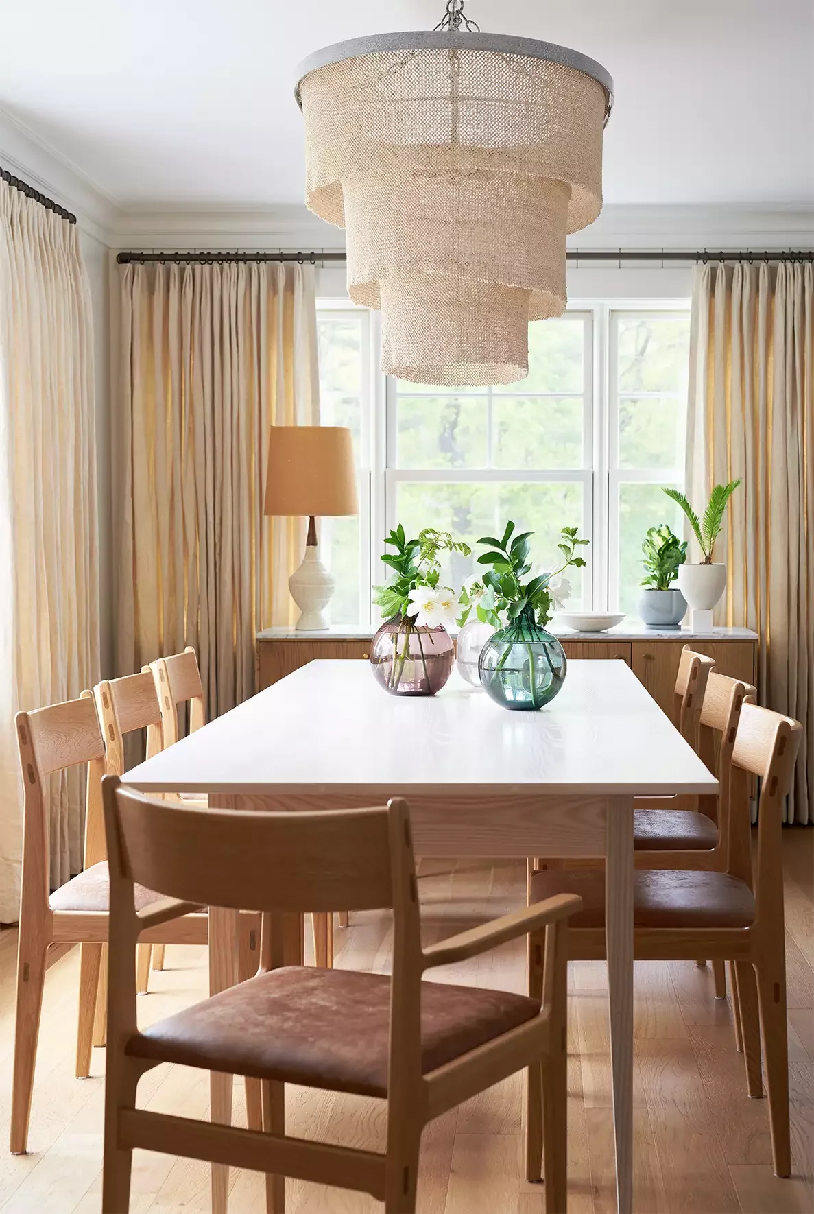 98 Stunning Dining Room Ideas to Transform Your Entertainment Space Hang Tall Drapes