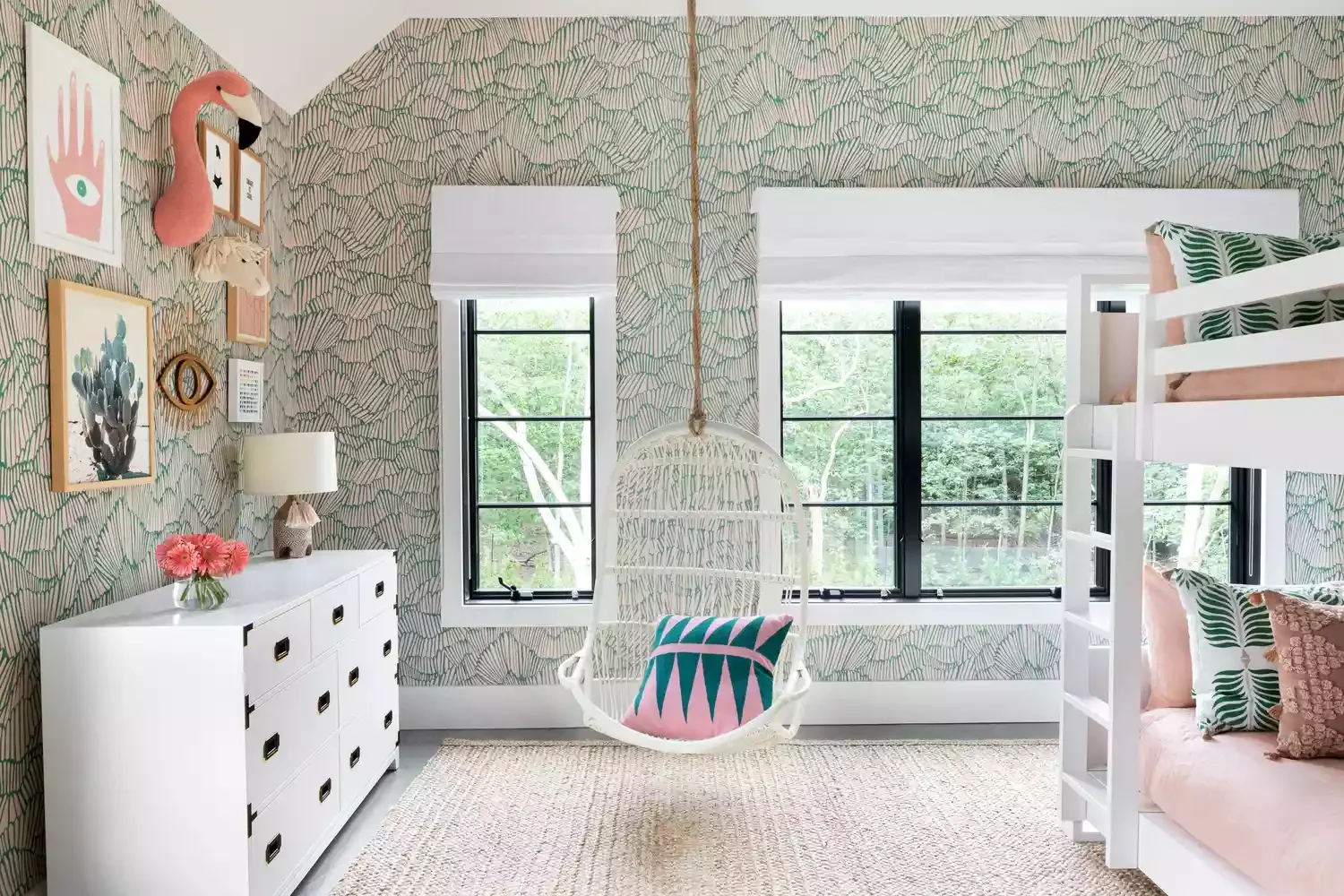 52 Creative and Stylish Teen Bedroom Design Ideas 49 Hang a Gallery Wall