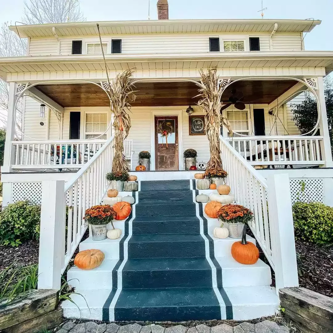 52 Autumn Front Porch Ideas That Will Transform Your Home's Entrance This Fall 4 Hang a Mirror or Chalkboard