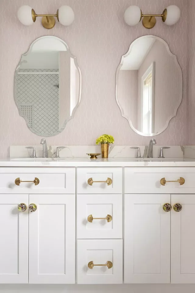38 Stylish Teen Bathroom Ideas That Balance Fun and Sophistication 14 Hardware as Decor