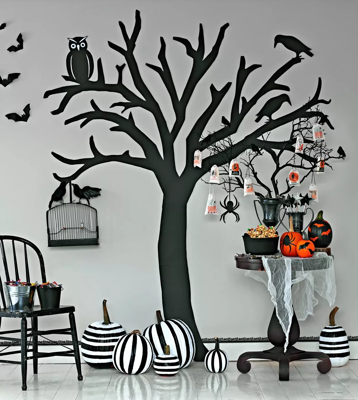 80 Quick Halloween Crafts You Can Complete in One Day 37 Haunted Paper Tree