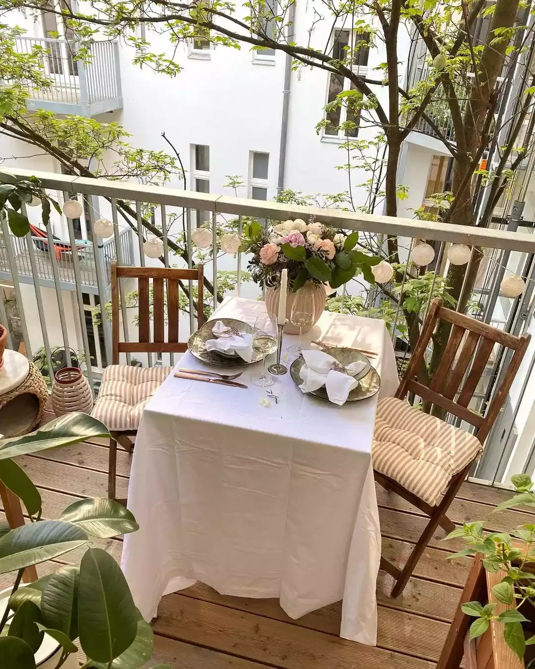 25 Outdoor Seating Ideas That'll Make You Want to Live Outside 7 Have Dinner Outside