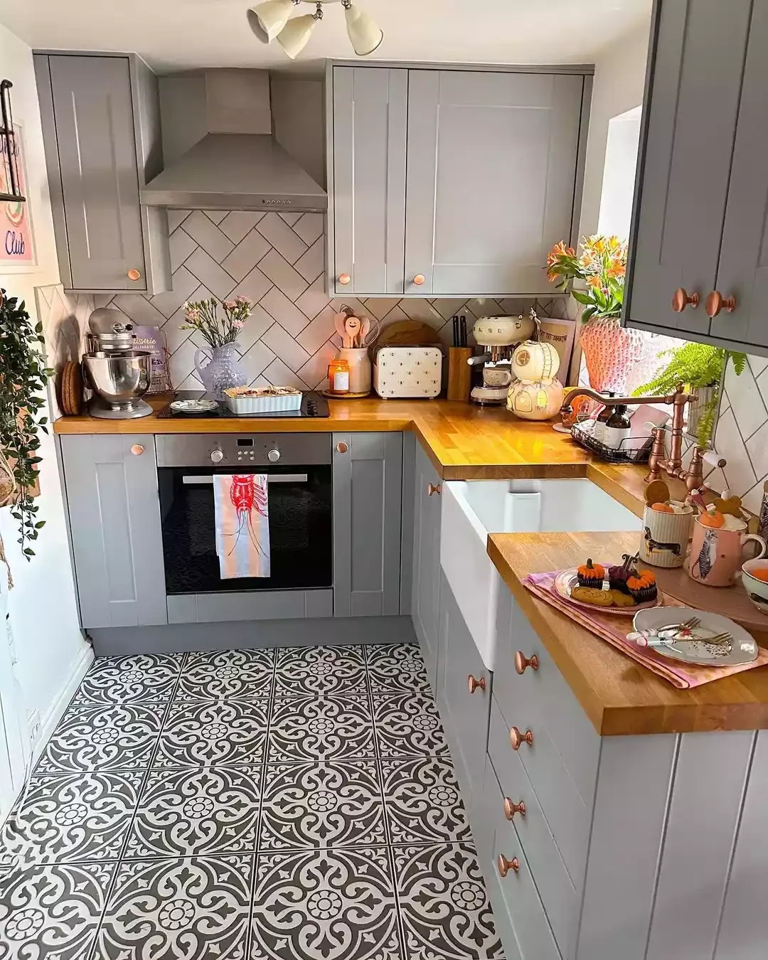 22 Budget-Friendly Small Kitchen Transformations That Create Maximum Impact 18 Have Fun With Flooring