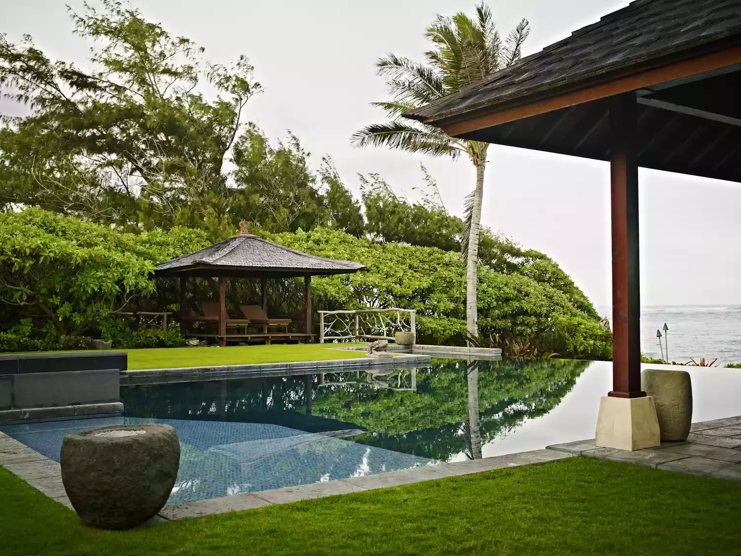 22 Stunning Pool Cabana Ideas to Transform Your Backyard Into a Luxury Resort 13 Hawaiian Pool Cabana