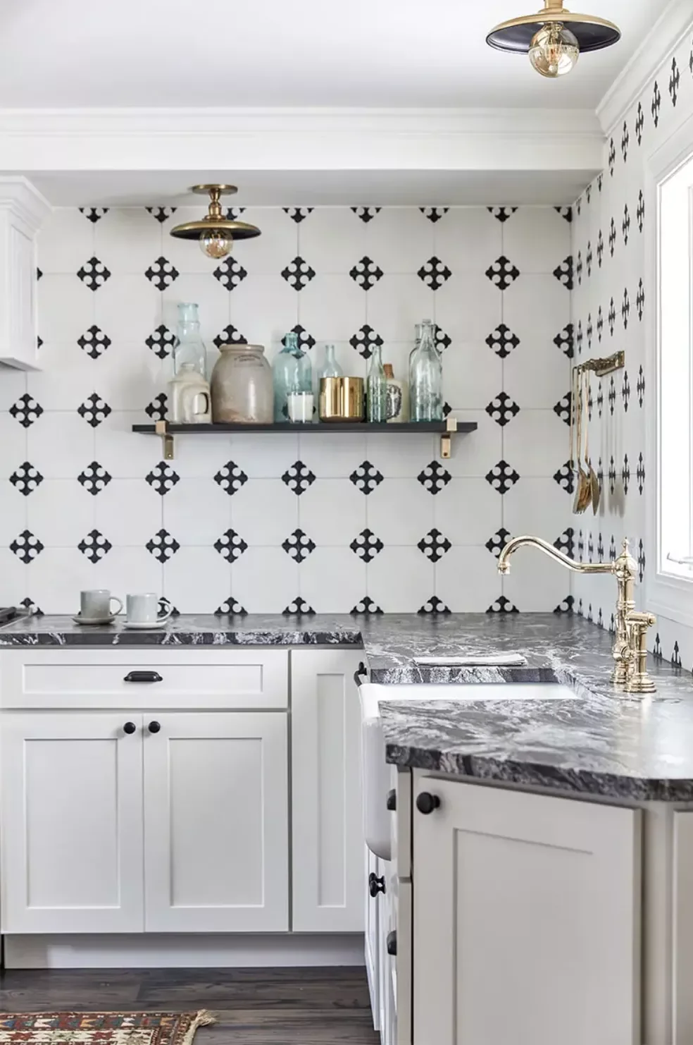 30 White Kitchen Cabinet Ideas That Will Always Be in Style Heritage Tile Pattern