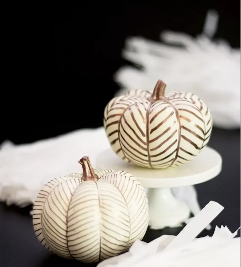 90 Creative Halloween Pumpkin Decorating Ideas to Try This Season 82 Herringbone Pumpkin