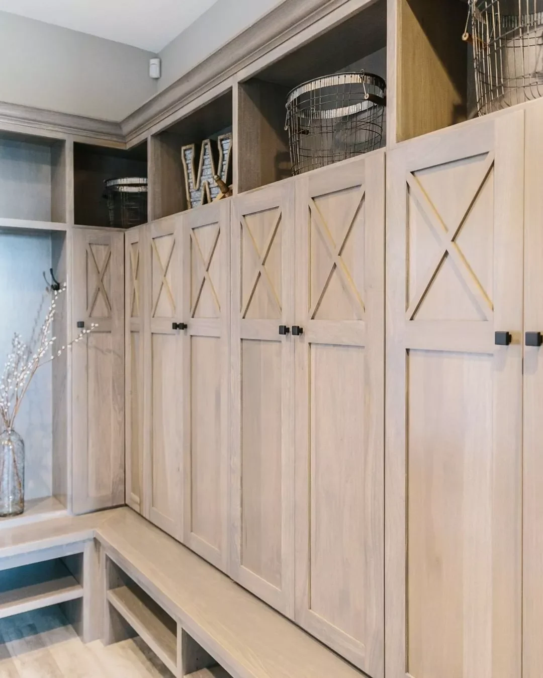 46 Creative Mudroom Design Ideas to Transform Your Entryway Hide Clutter in Plain Sight