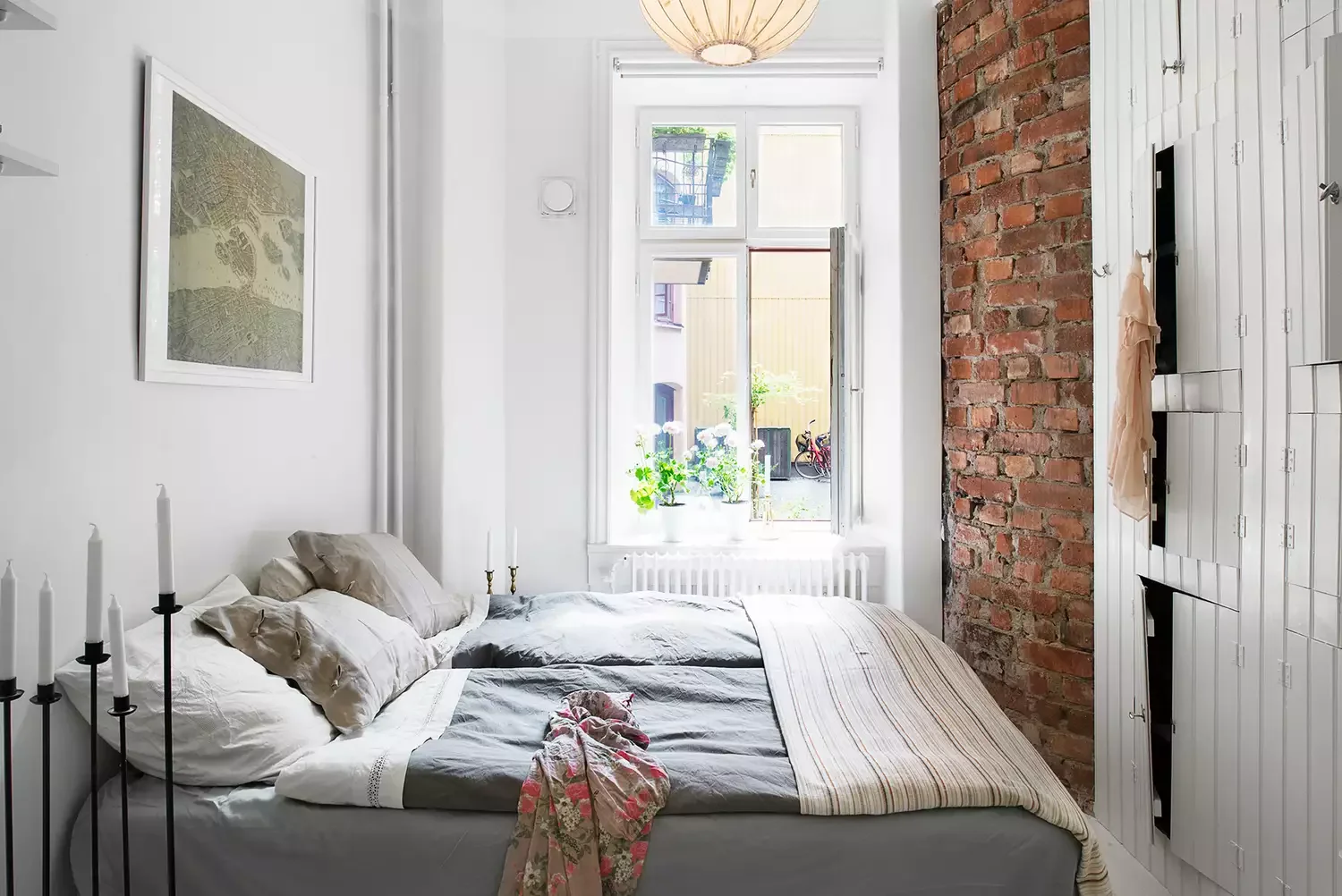 45 Cozy Bedroom Ideas That Will Transform Your Space Into a Dreamy Retreat 21 Highlight Original Features