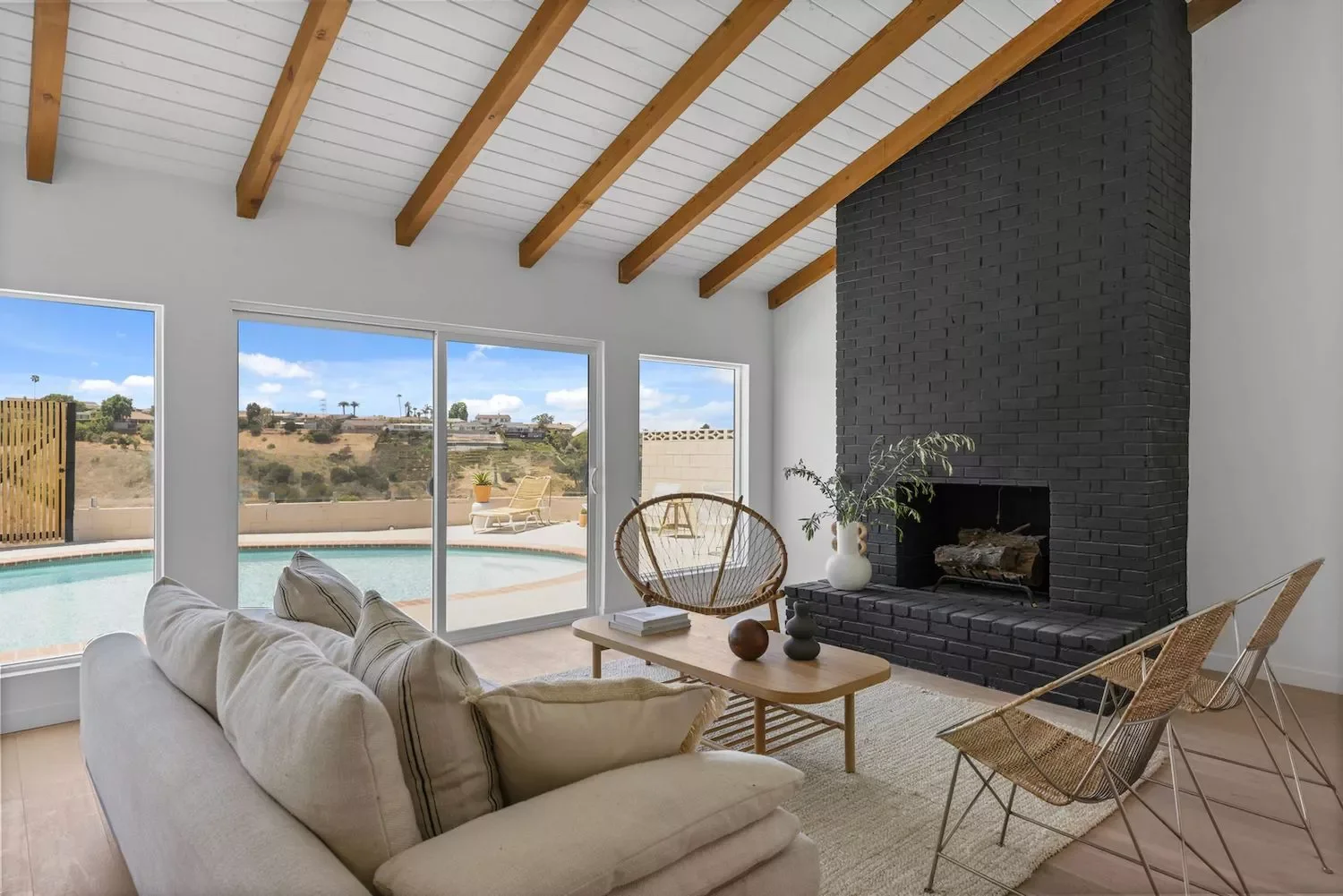25 Beautiful Minimalist Home Decor Ideas That Transform Your Space 24 Highlight Original Features