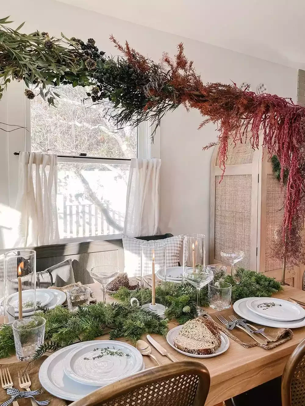 40 Stunning Christmas Table Decor Ideas That Will Make Your Holiday Gatherings Unforgettable 27 Holiday Arbor