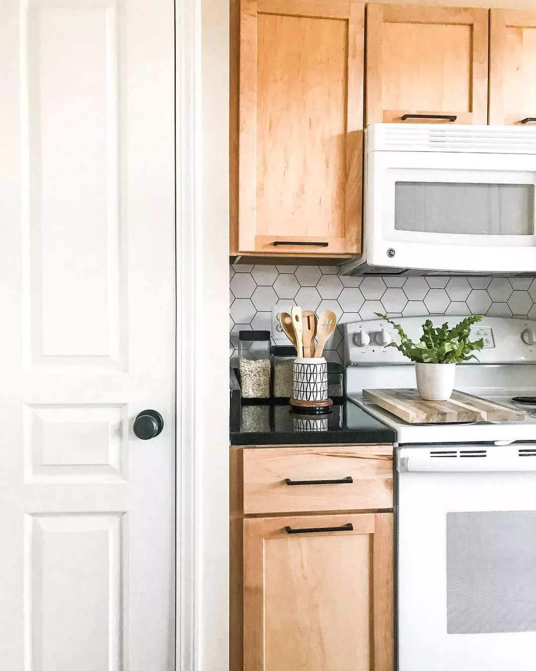 23 Granite Countertops That Will Make Your Kitchen Absolutely Stunning Honeycomb Design