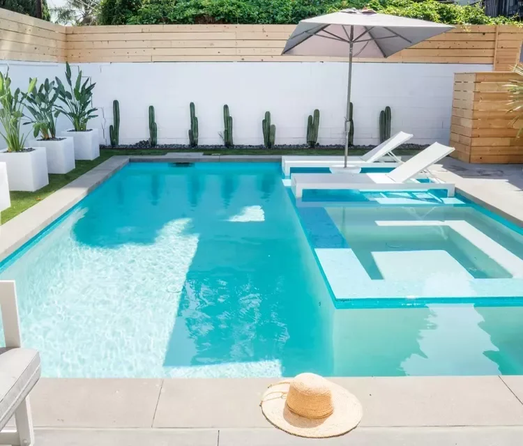 53 Stunning Privacy Fence Ideas to Transform Your Outdoor Space into a Private Paradise Horizontal Wood Fence