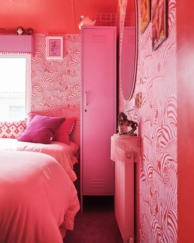 27 Beautiful Pink Room Designs That Will Transform Your Home 9 Hot Pink Room