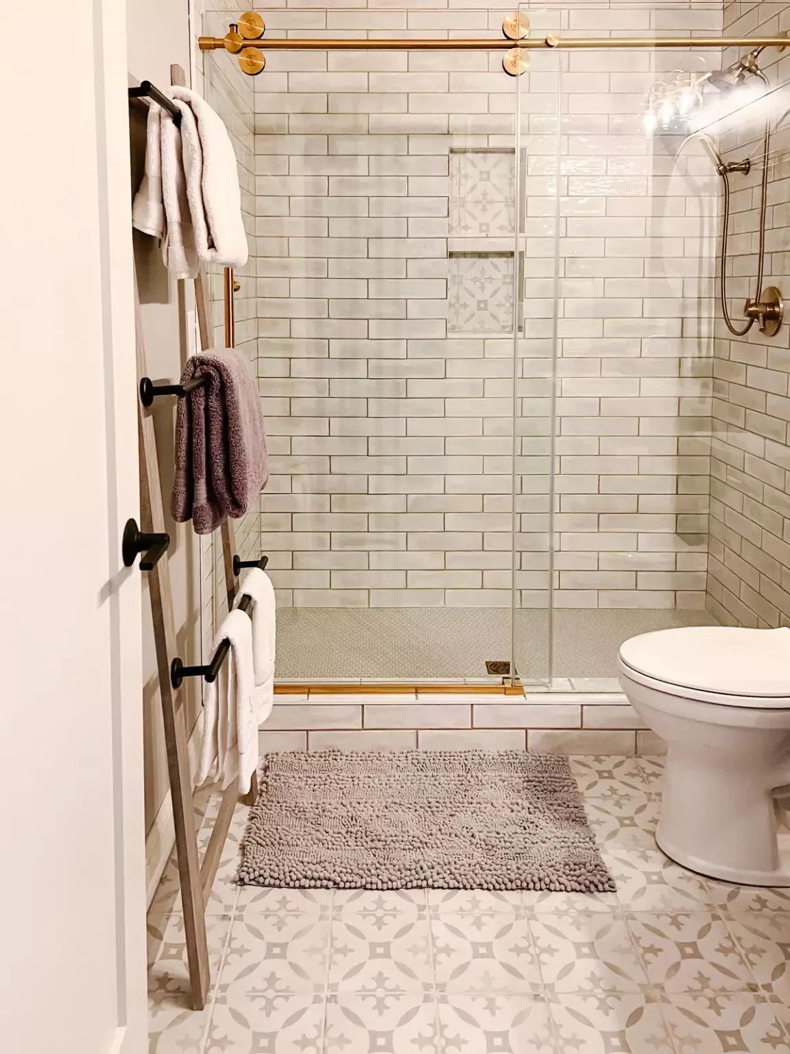 27 Creative Basement Bathroom Ideas That'll Transform Your Lower Level 17 Include Decorative Storage