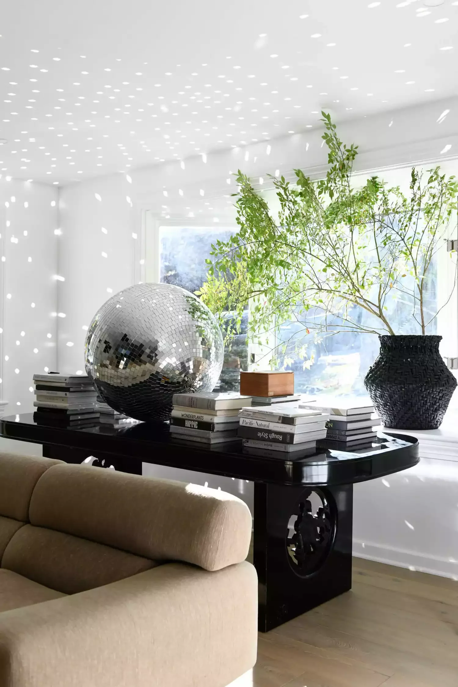 92 Living Room Styling Ideas That Will Transform Your Space Include a Conversation Piece