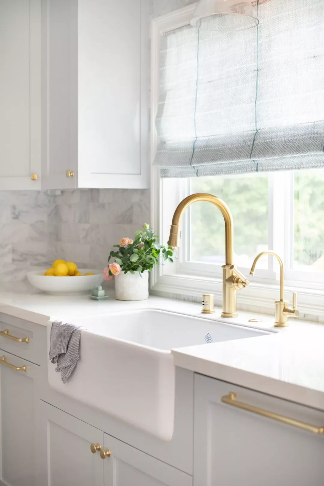 25 Stunning Kitchen Sink Ideas to Transform Your Culinary Space 5 Include a Water Filter Faucet