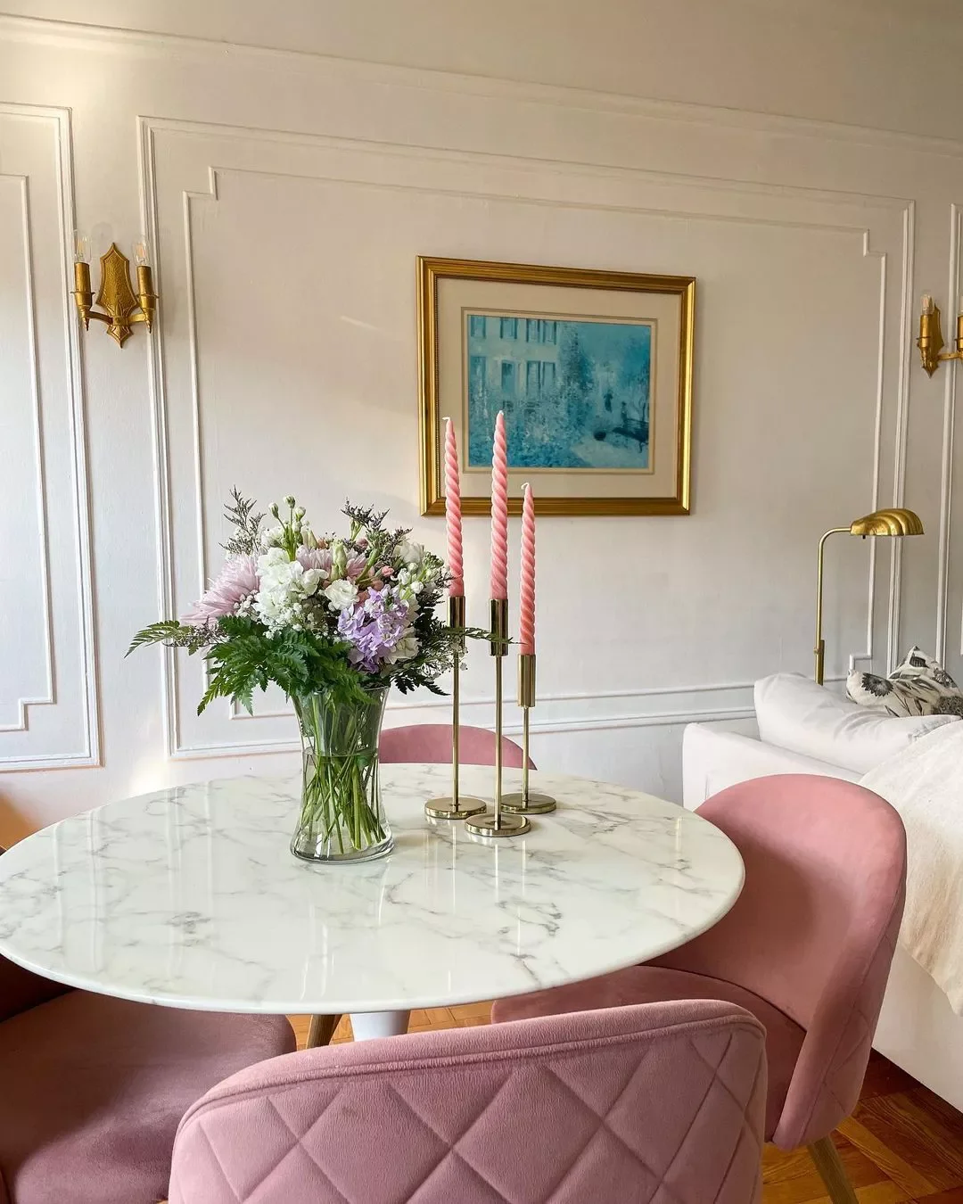 20 Brilliant Ways to Fit a Dining Table in Your Small Living Room 13 Incorporate Chic Accents