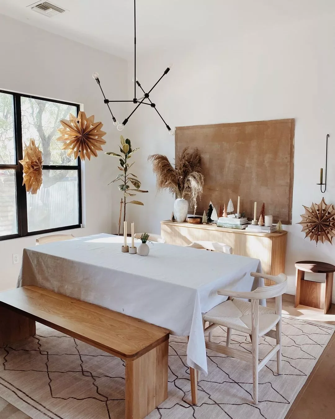 27 Fresh Modern Victorian Design Ideas That Feel Anything But Stuffy 24 Incorporate Luxe Fabrics