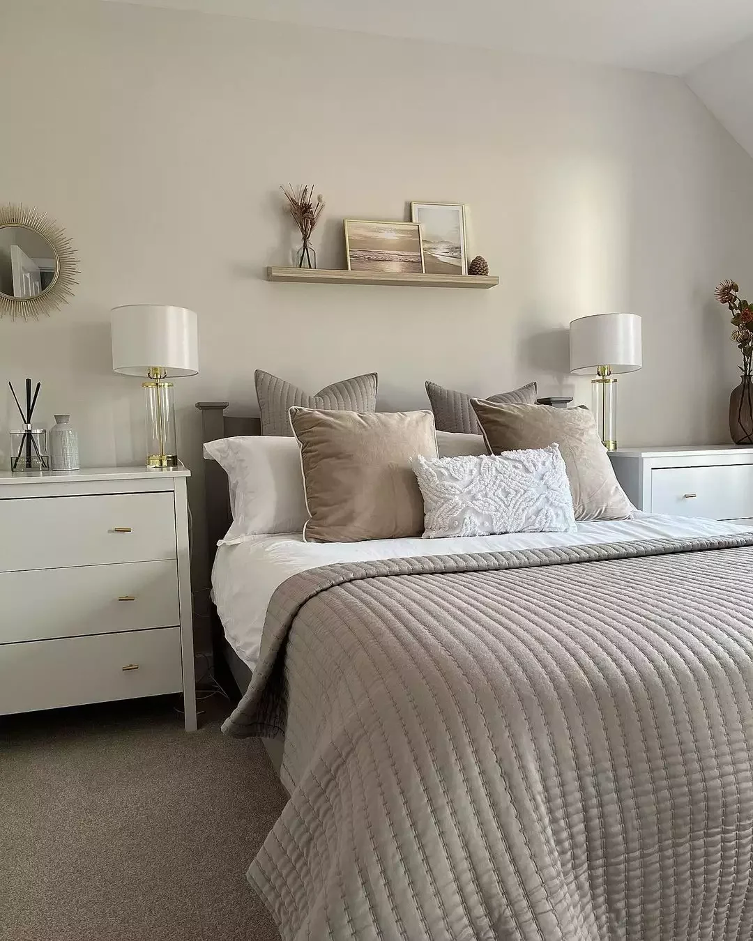 30 Cozy Bedding Ideas to Transform Your Bedroom Into a Dreamy Retreat 13 Incorporate Neutrals