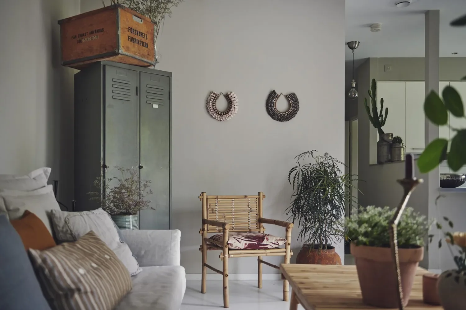 21 Cozy Scandinavian Winter Ideas That Transform Living Rooms Incorporate Vintage Accents