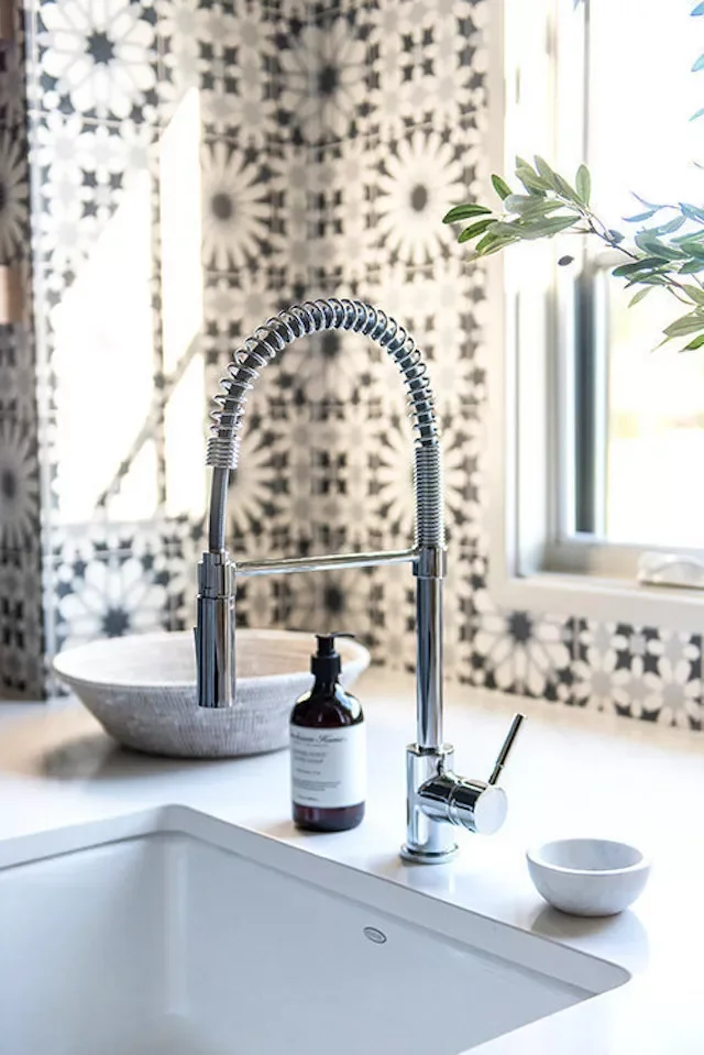 Incorporate a Geometric Pattern