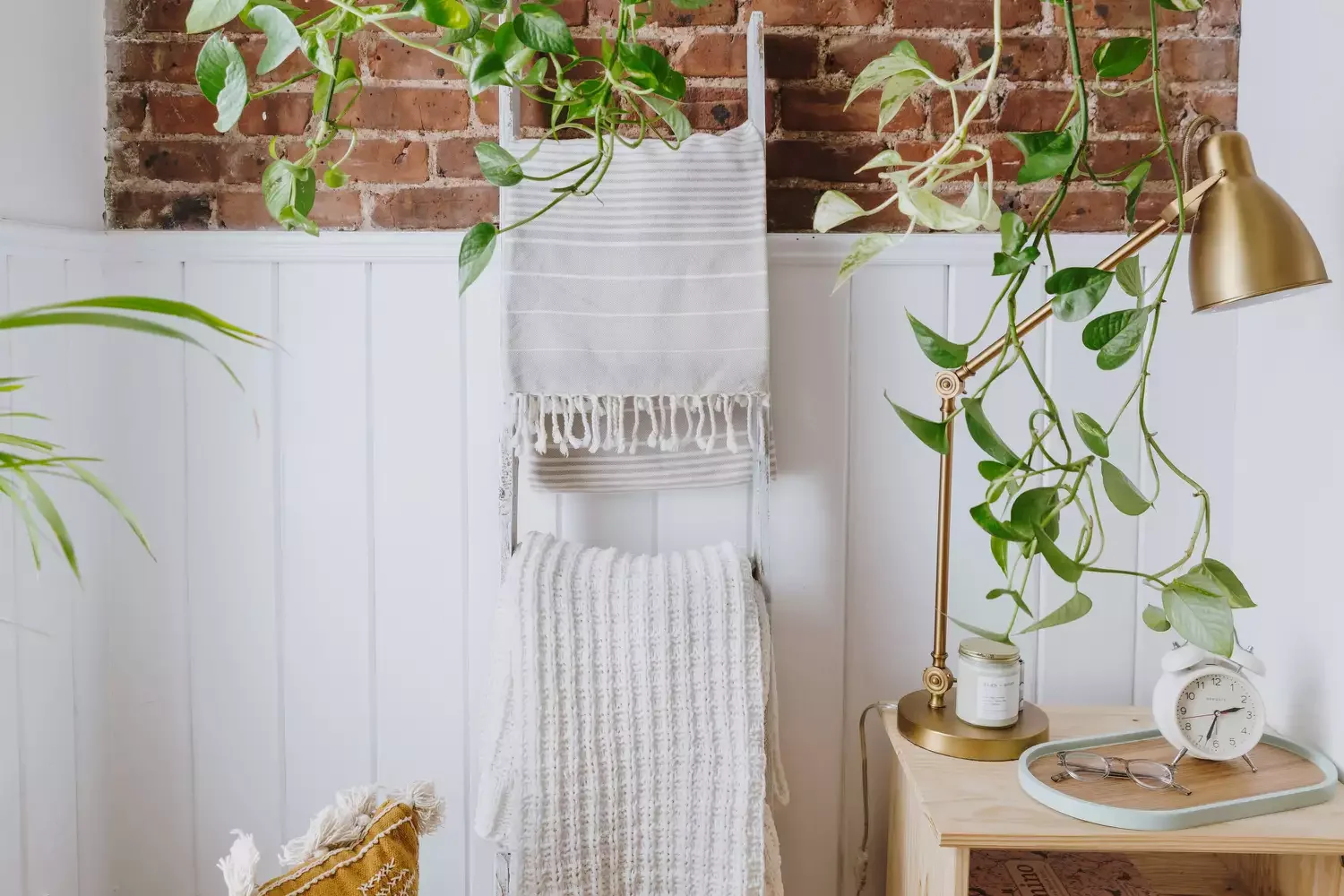 20 Brilliant Living Room Storage Solutions That Keep Your Space Beautiful Incorporate a Ladder