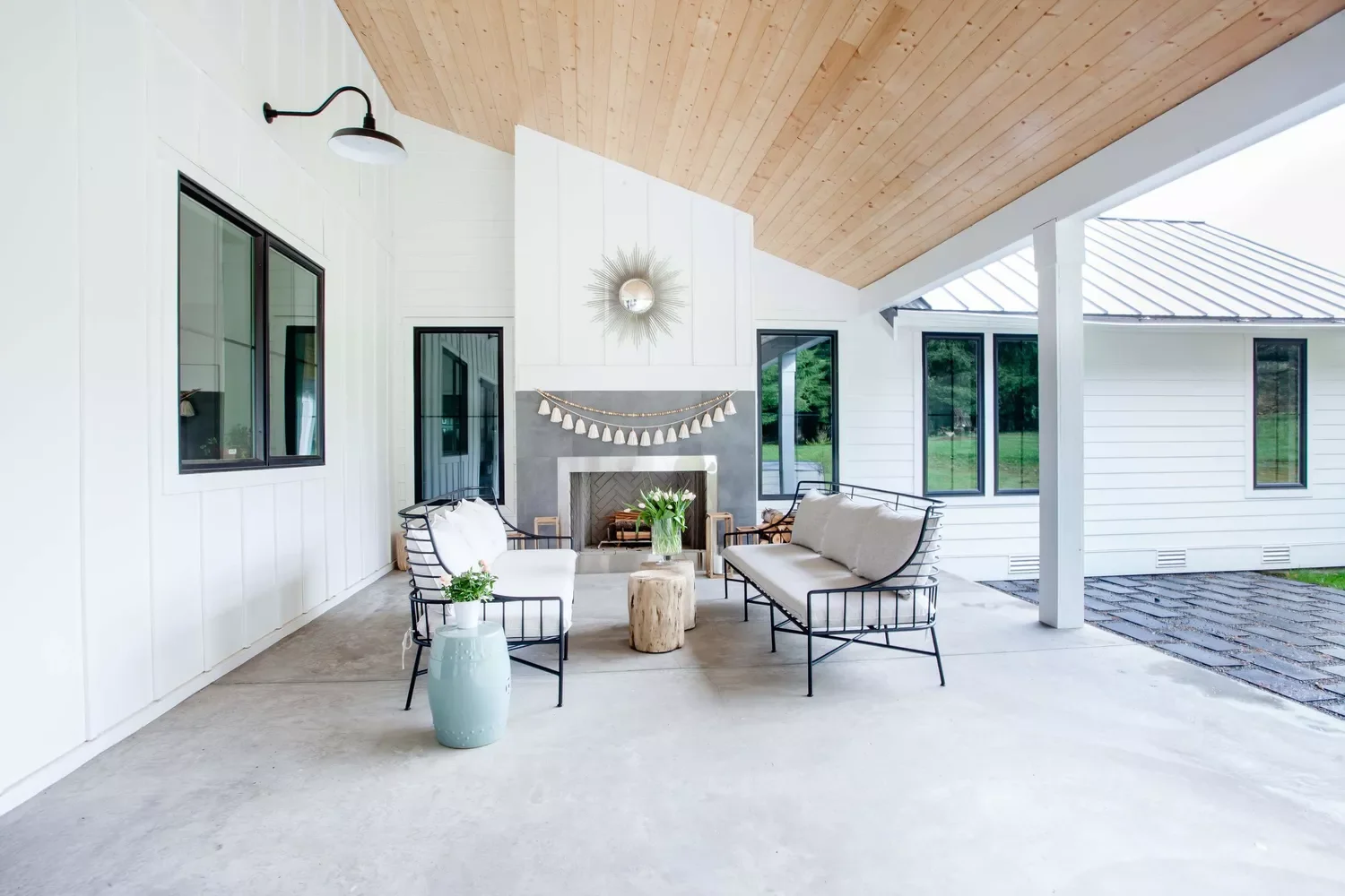 32 Stunning Outdoor Fireplace Ideas to Transform Your Backyard 22 Industrial Farmhouse Fireplace