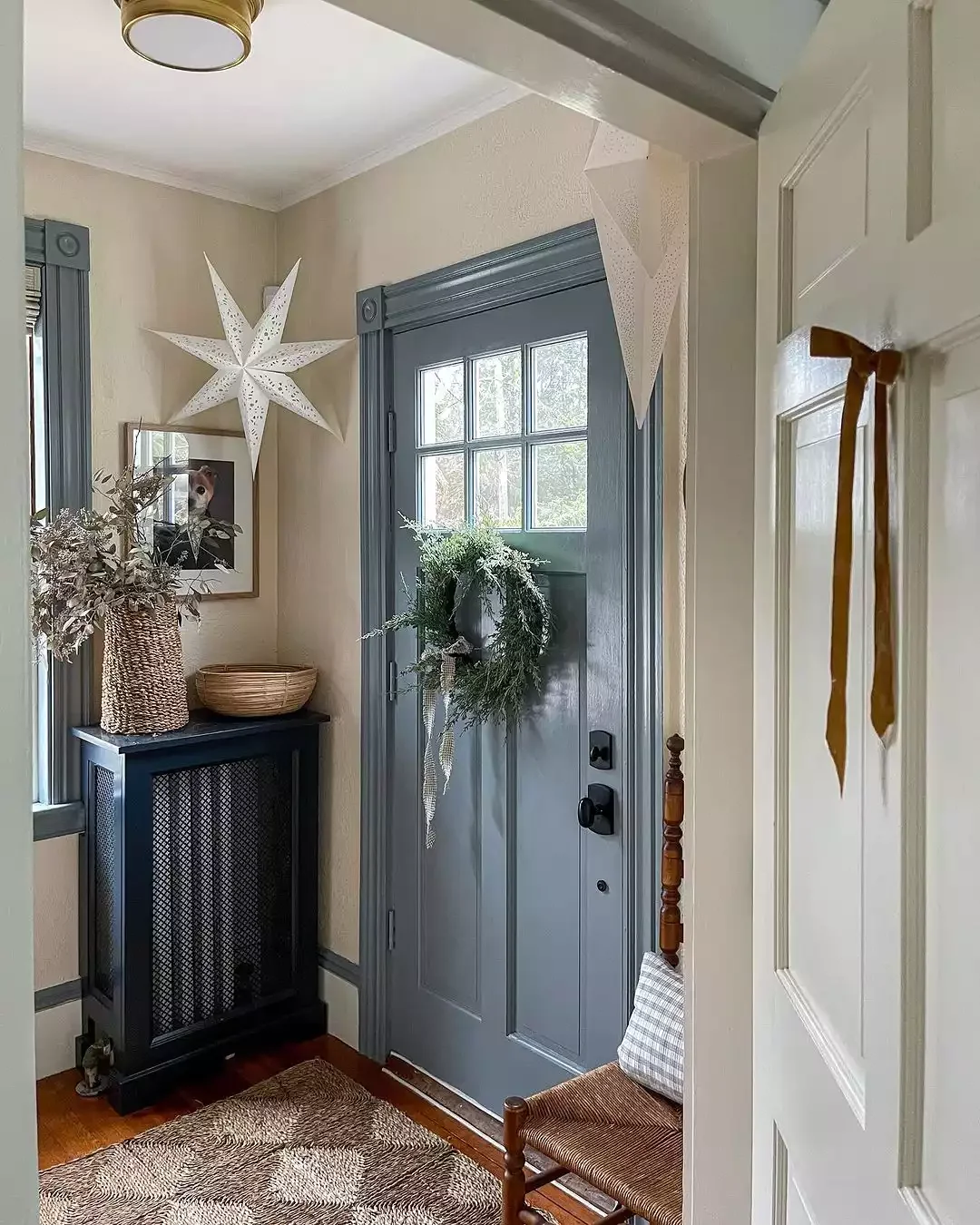 30 Christmas Door Decorating Ideas That Create Masterpieces Inside Front Door Wreath