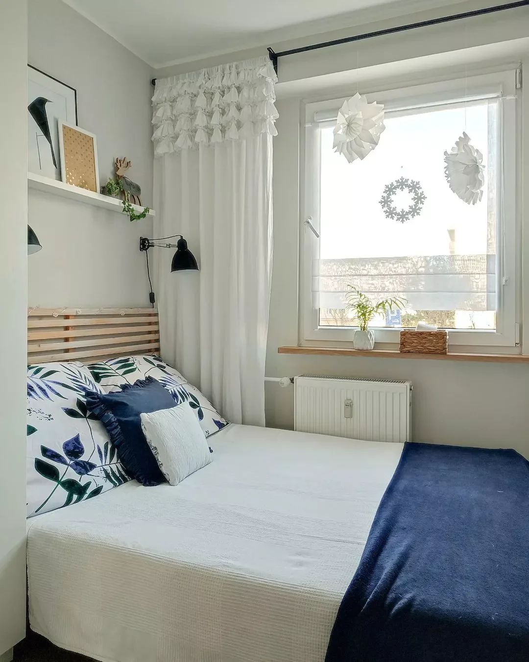 14 Brilliant Lighting Solutions for Your Compact Bedroom 2 Install Chic Sconces in the Style of Your Choosing