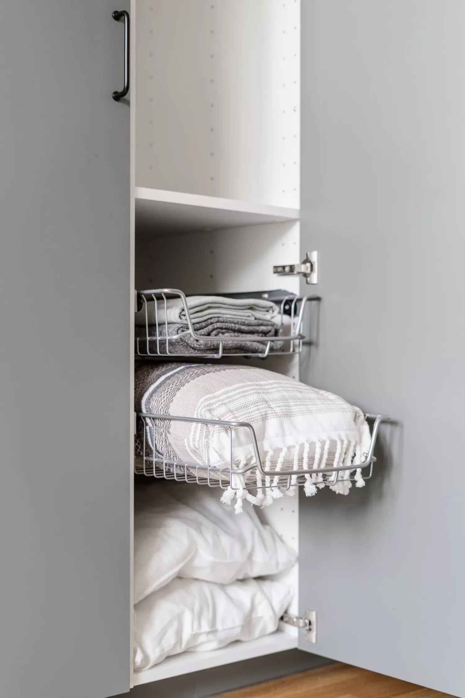 10 Brilliant Ways to Store Your Comforters Like a Pro Install Drawers for Your Bedding Storage
