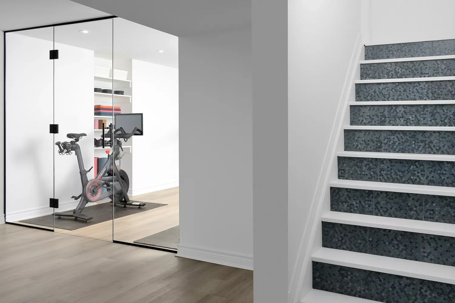 37 Inspiring Home Gym Design Ideas That'll Transform Your Workout Space Install Glass Walls