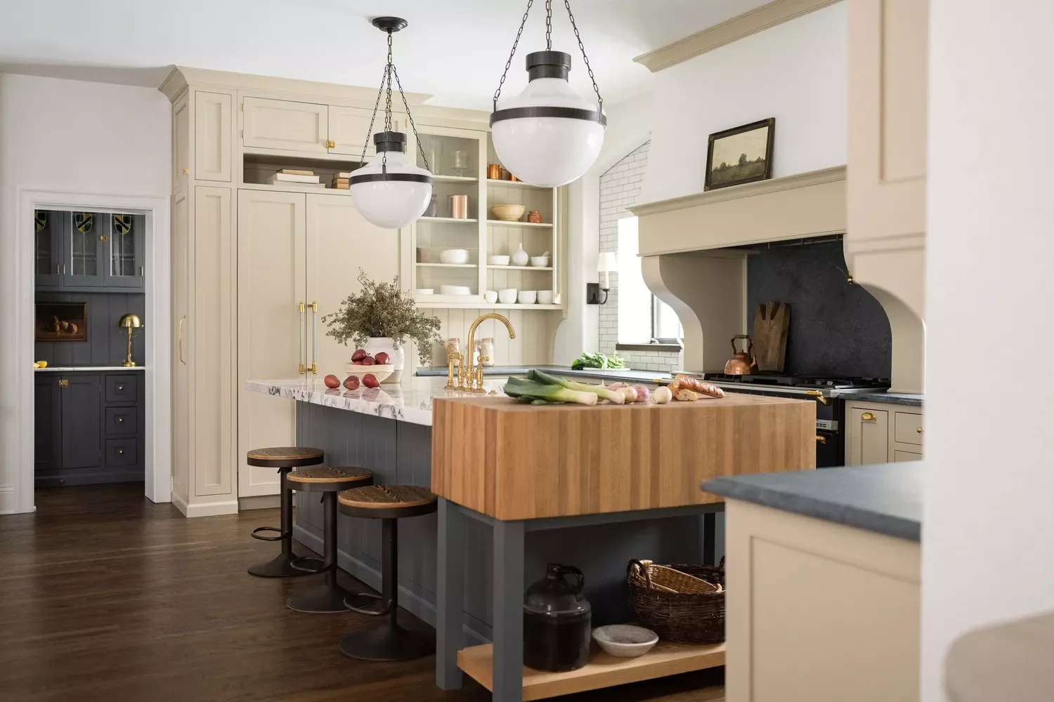 23 Cozy Country Kitchen Ideas That Create Instant Warmth 22 Install Modern Conveniences