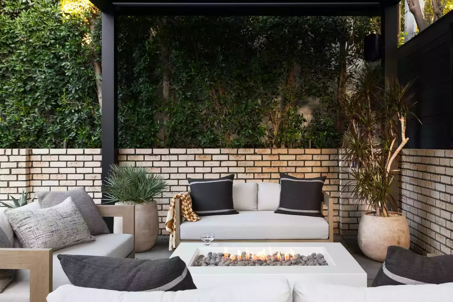 21 Creative Ways to Add Privacy to Your Deck Retreat 4 Install a Half Wall