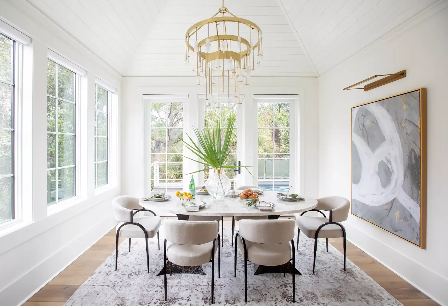 98 Stunning Dining Room Ideas to Transform Your Entertainment Space Install a Picture Light