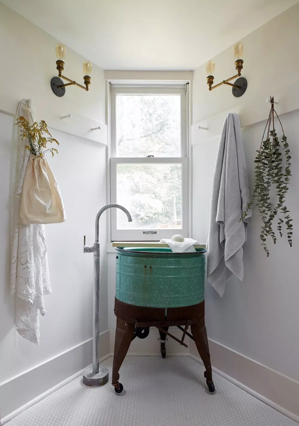 68 Stunning Bathroom Designs That Will Make You Never Want to Leave 62 Install a Statement Sink