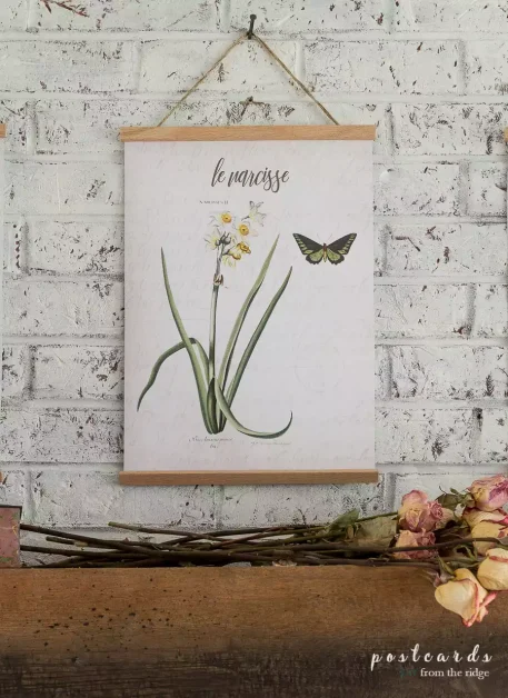 20 Creative DIY Picture Frame Projects to Transform Your Home 7 Interchangeable Hanging Frame Systems