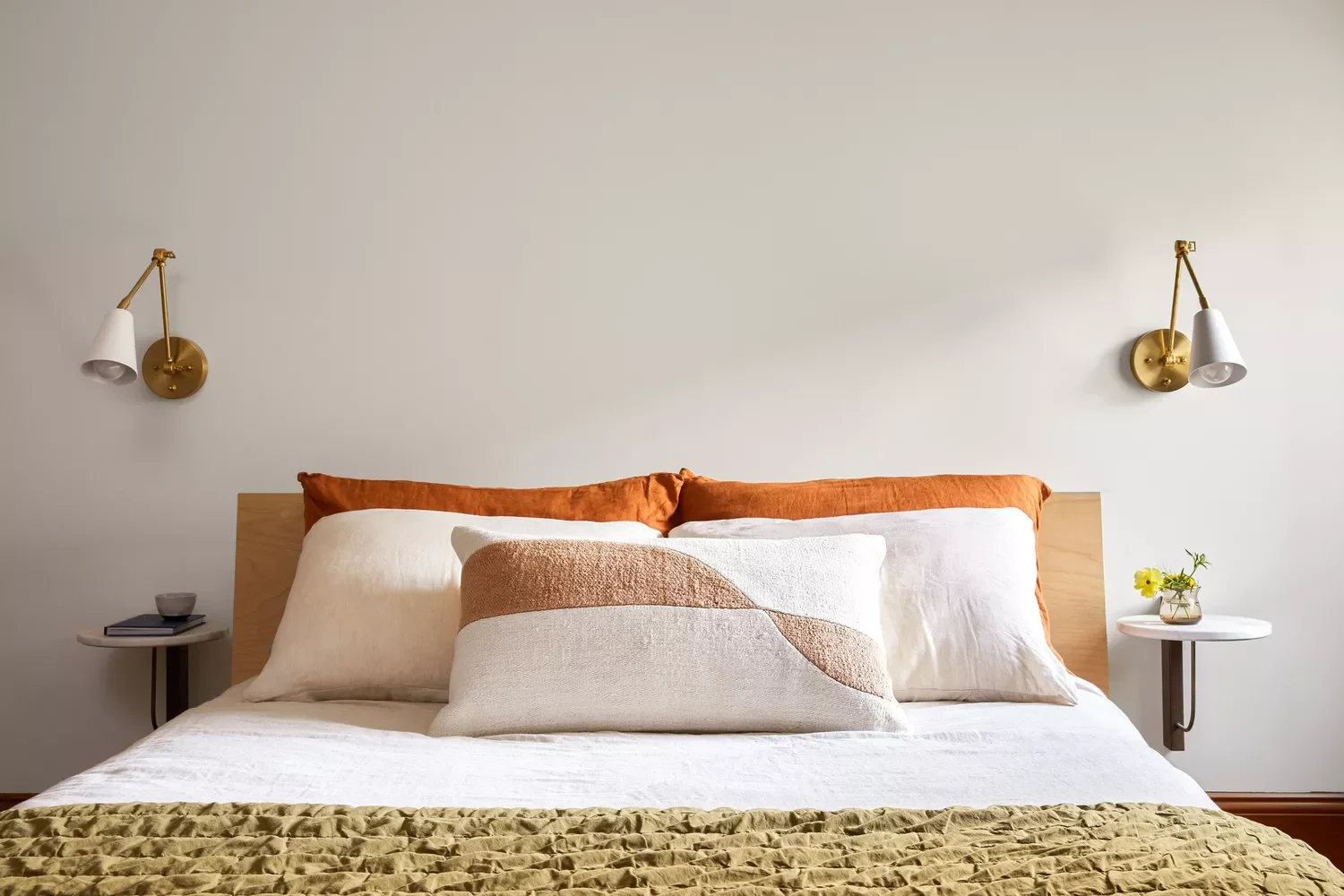 30 Cozy Bedding Ideas to Transform Your Bedroom Into a Dreamy Retreat 11 Introduce Subtle Color
