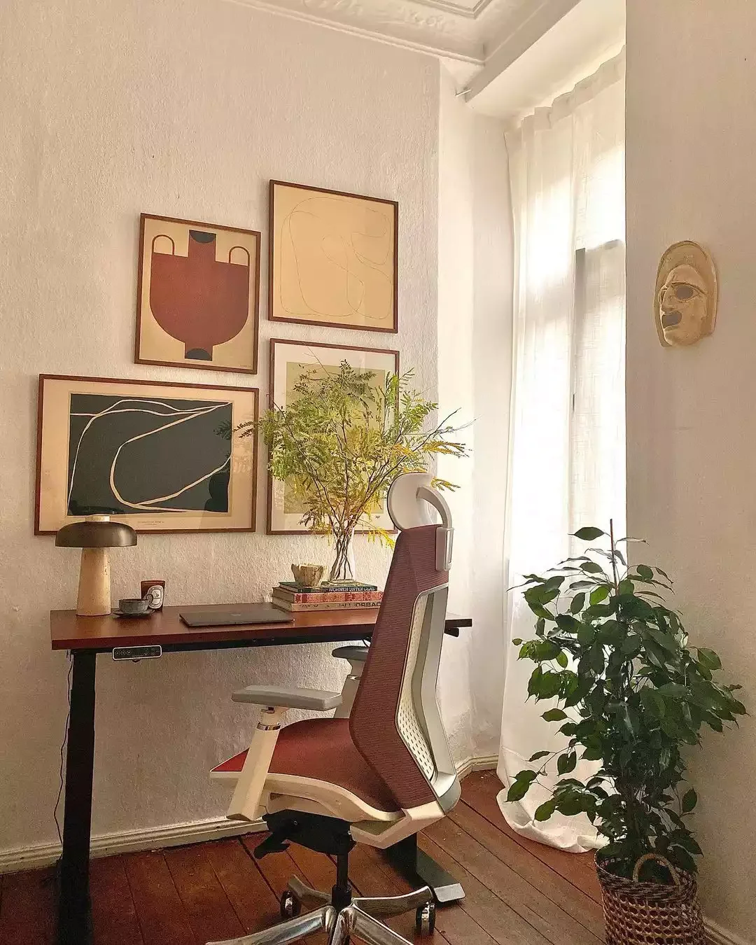 28 Brilliant Ways to Transform Your Workspace Into an Organized Haven Invest in Ergonomic Furniture