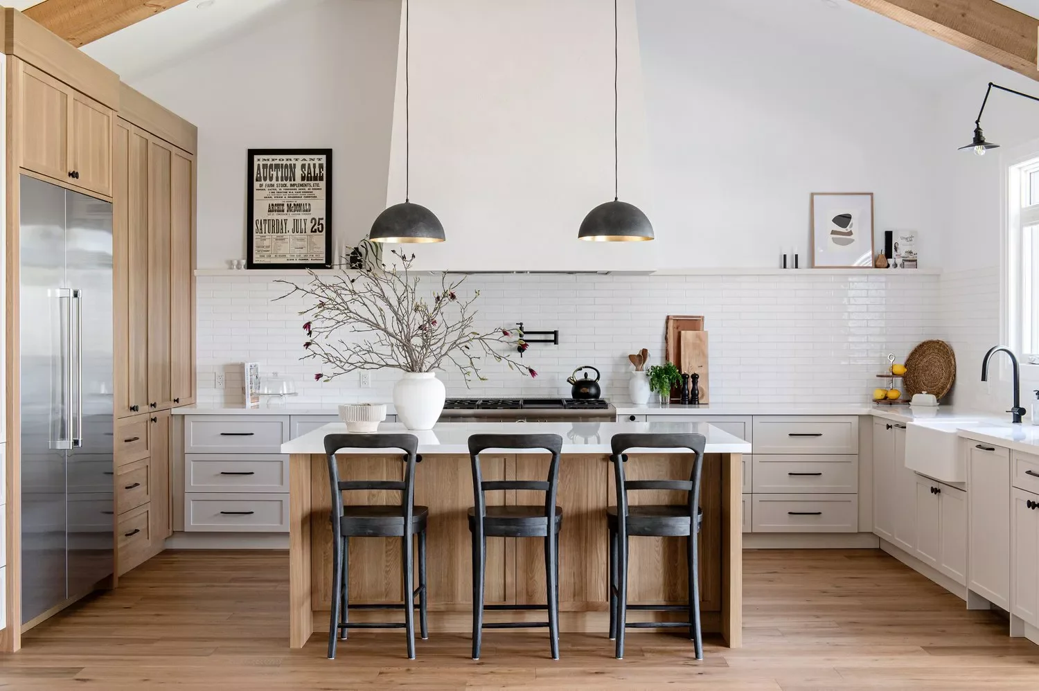 37 White Backsplash Ideas That Transform Any Kitchen Style Invisible Backsplash