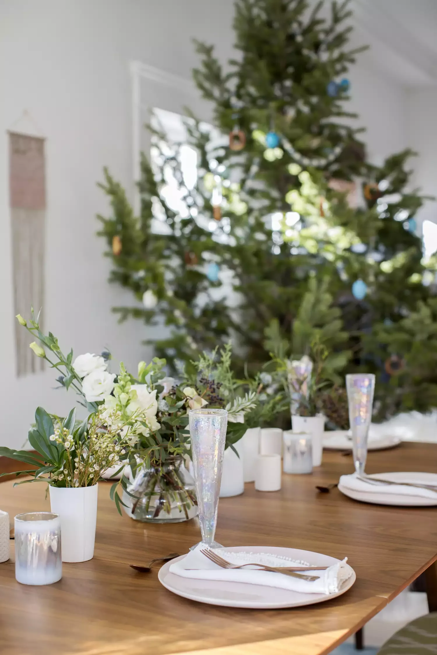40 Stunning Christmas Table Decor Ideas That Will Make Your Holiday Gatherings Unforgettable 2 Iridescent Touches