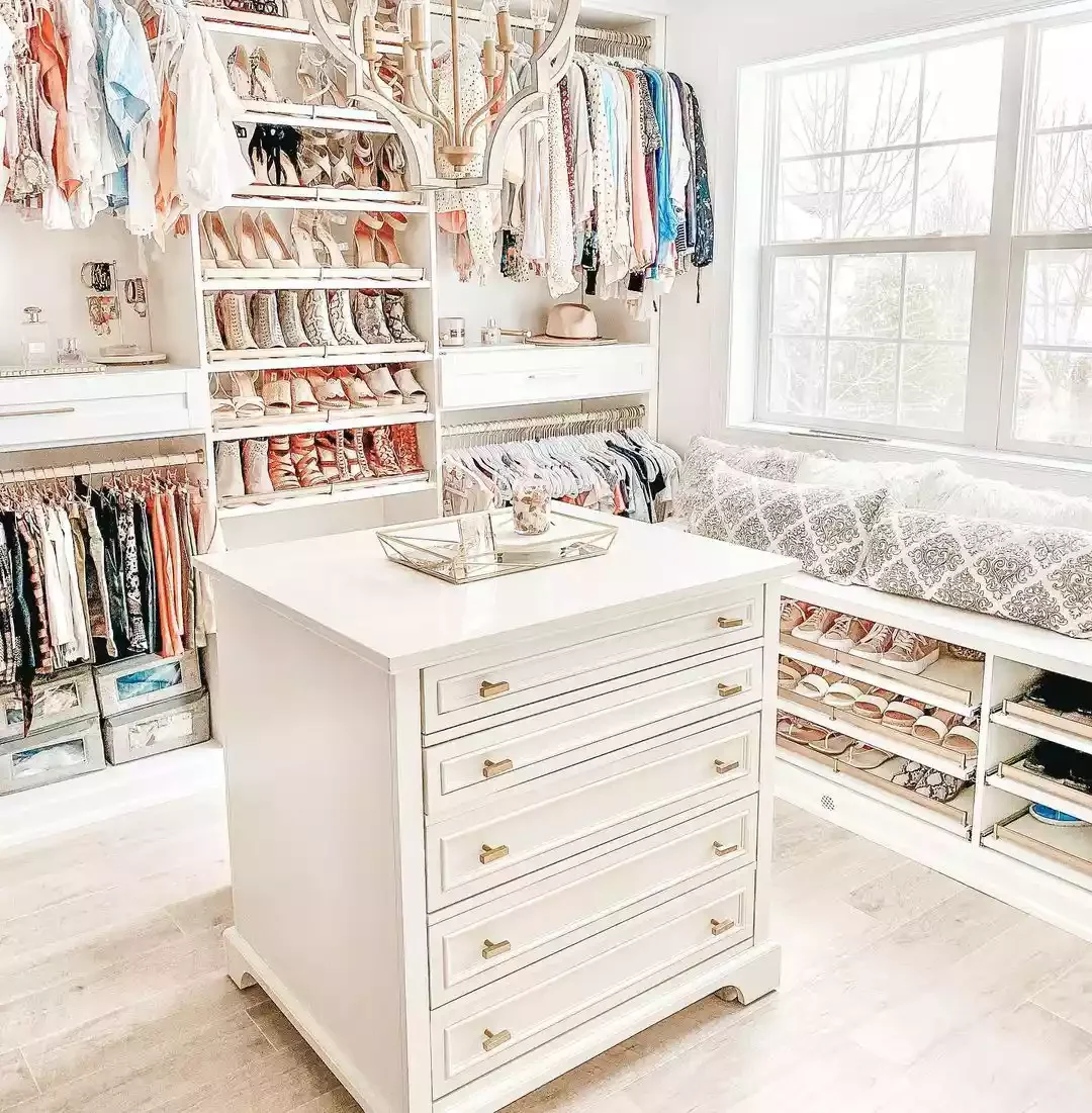 23 Walk-In Closet Island Ideas That Will Transform Your Dressing Room Island-Top Jewelry Tray