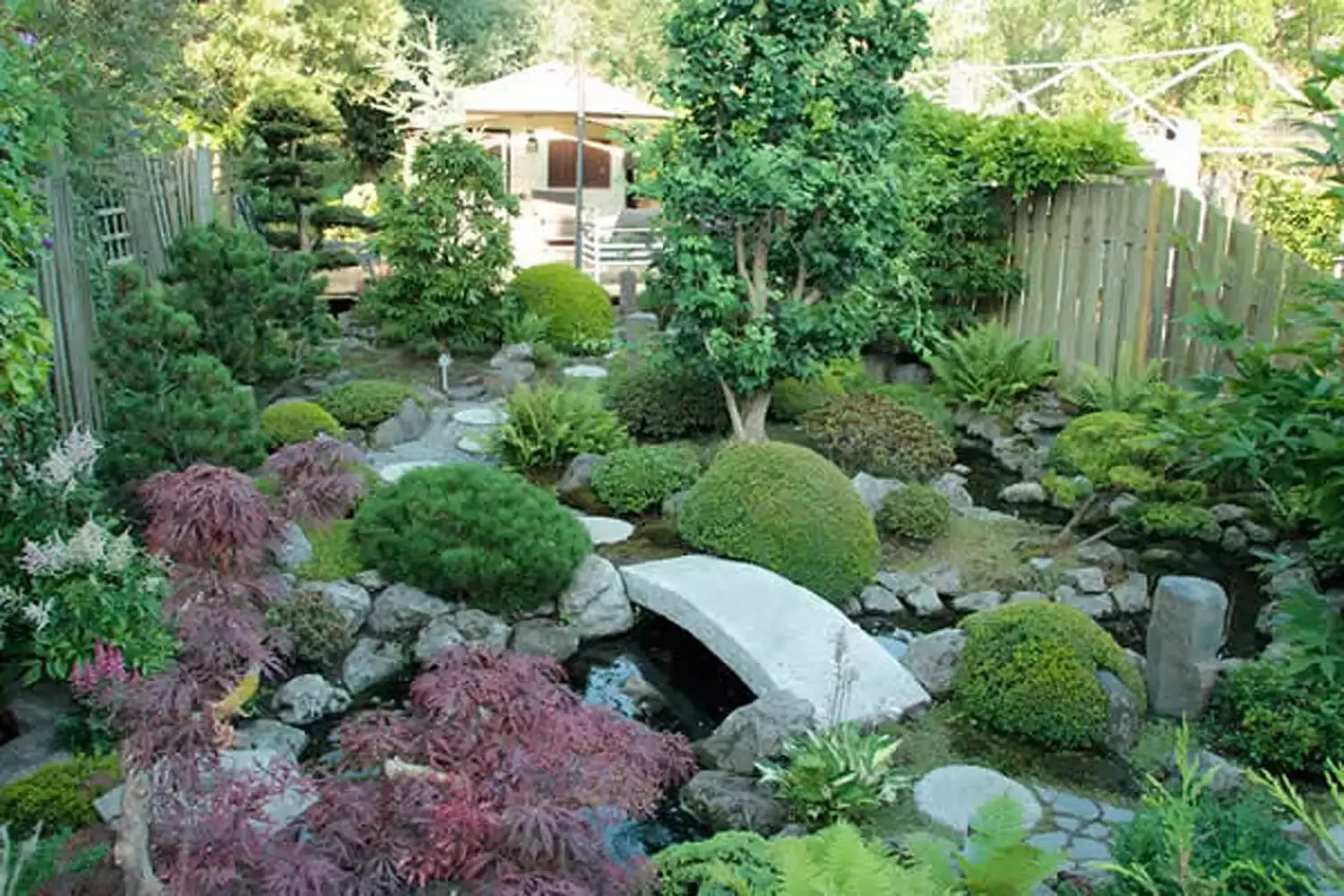 23 Creative Garden Design Ideas That Will Transform Your Outdoor Space Japanese-Influenced Garden