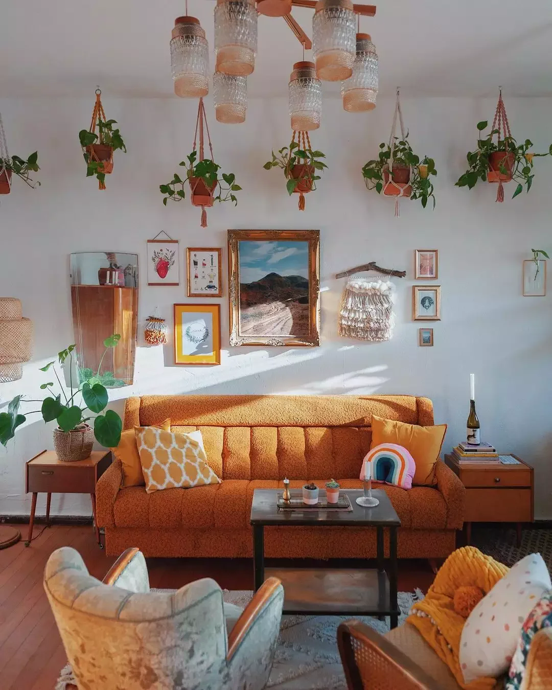 25 Stunning Vintage Living Room Ideas That Never Go Out of Style 23 Just Hang Out