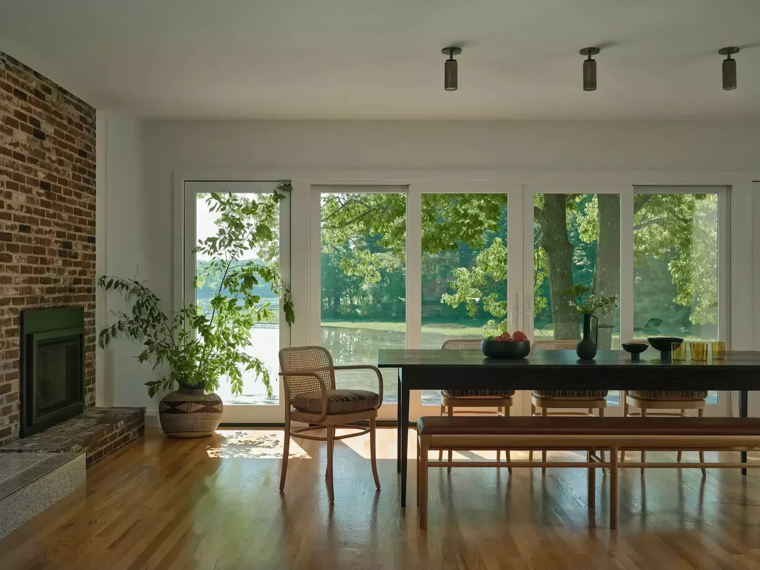98 Stunning Dining Room Ideas to Transform Your Entertainment Space Keep Floors Bare